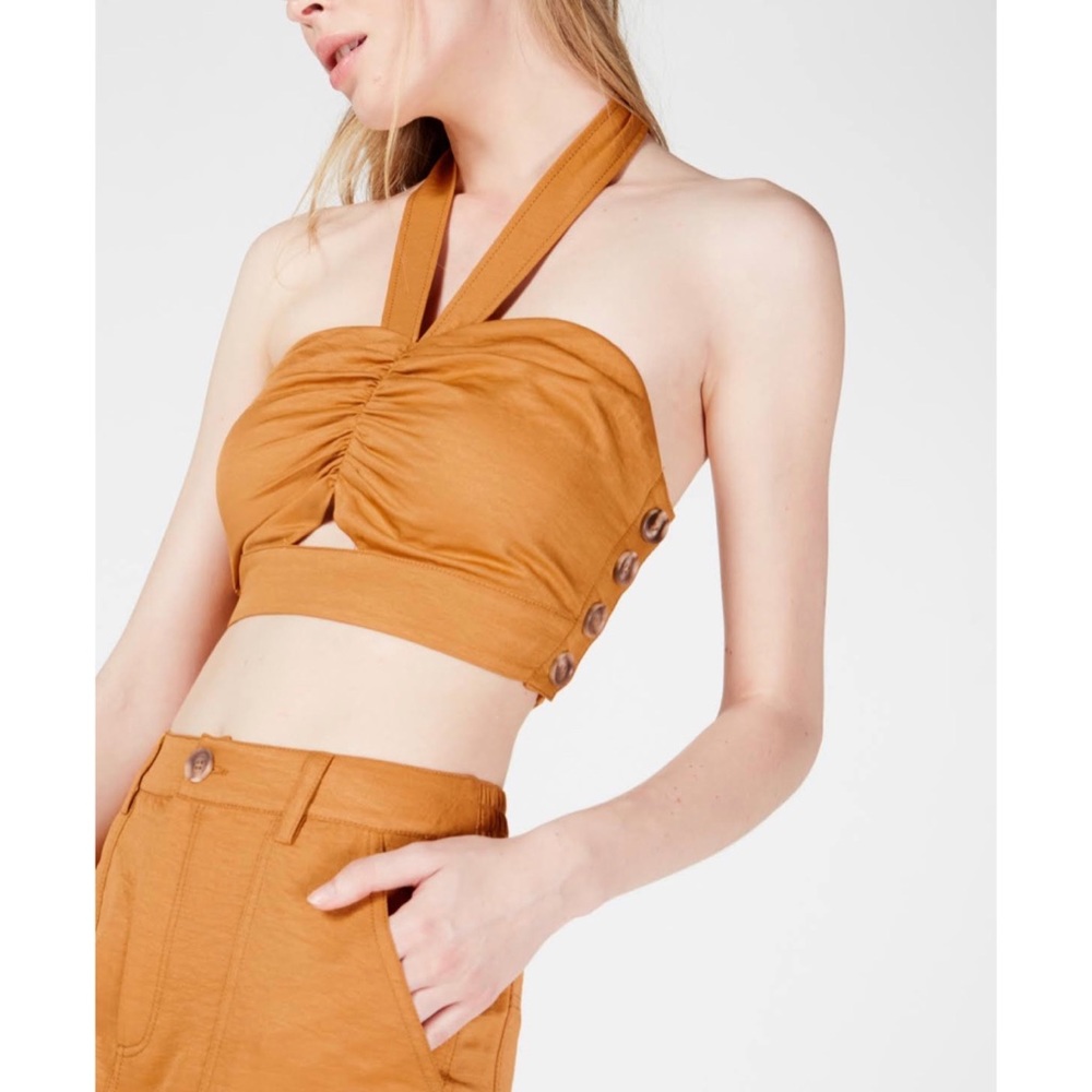 NWT J.O.A Just One Answer Keyhole Halter Crop Top